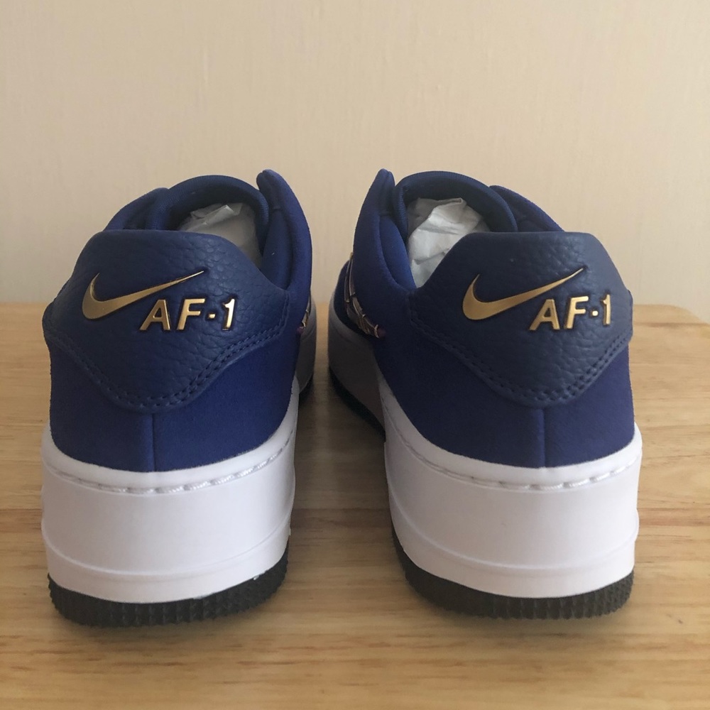 💙💖NIKE AIR FORCE 1 SNEAKERS - Picture 7 of 9